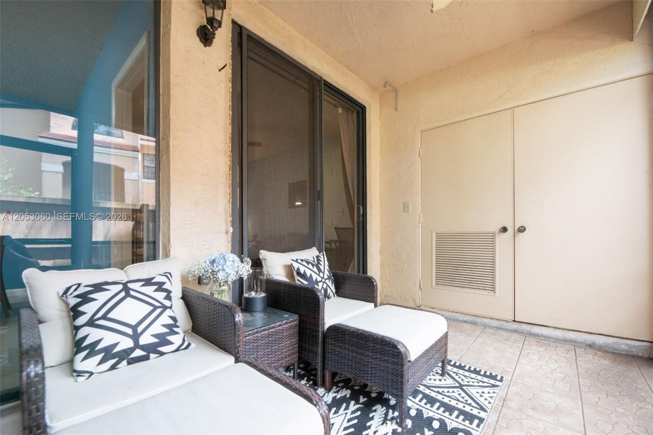 11856 NW 11th St, Unit 11856, Pembroke Pines, FL 33026 Photo