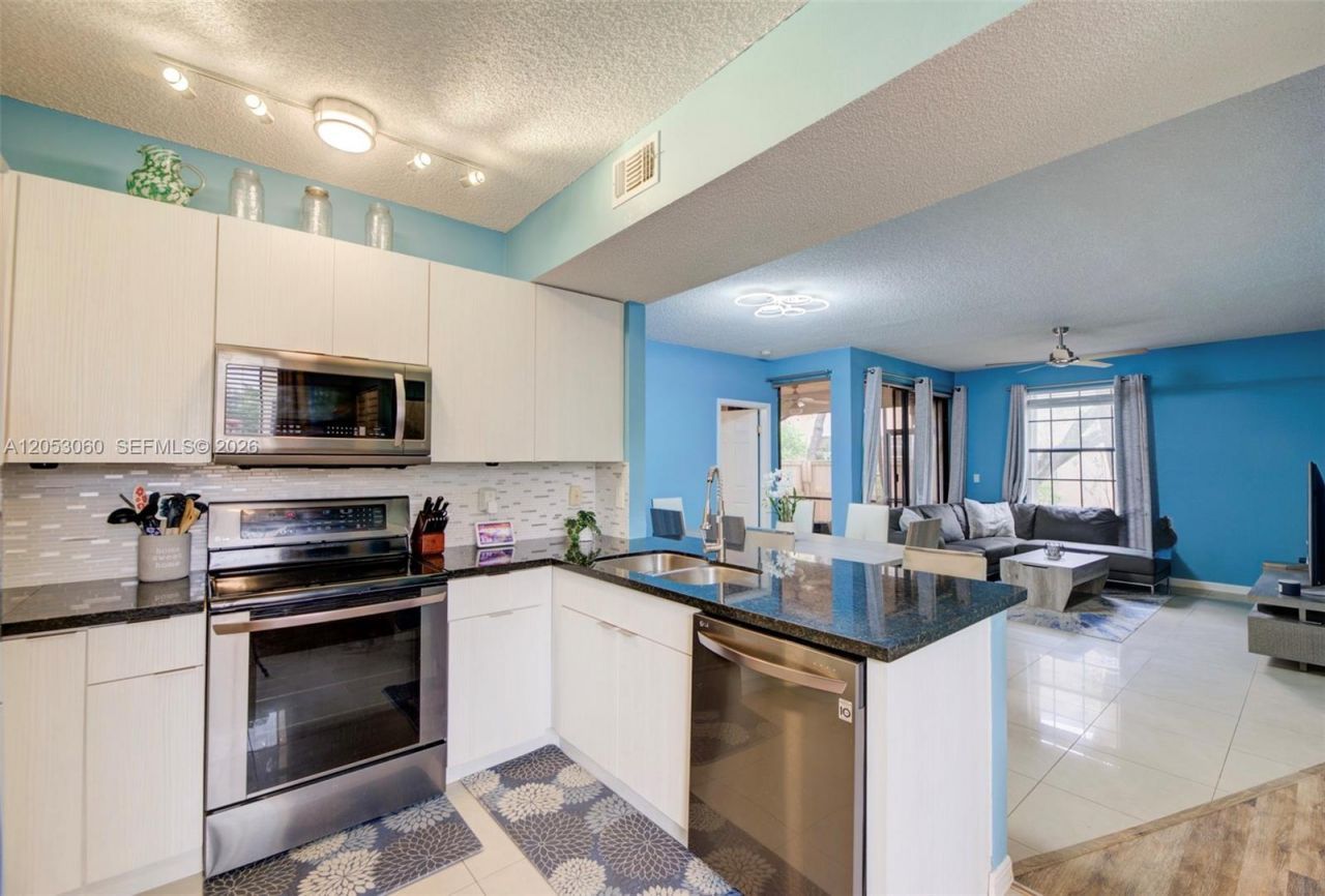 11856 NW 11th St, Unit 11856, Pembroke Pines, FL 33026 Photo