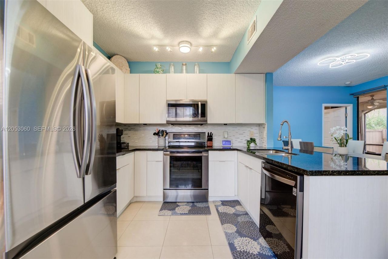 11856 NW 11th St, Unit 11856, Pembroke Pines, FL 33026 Photo