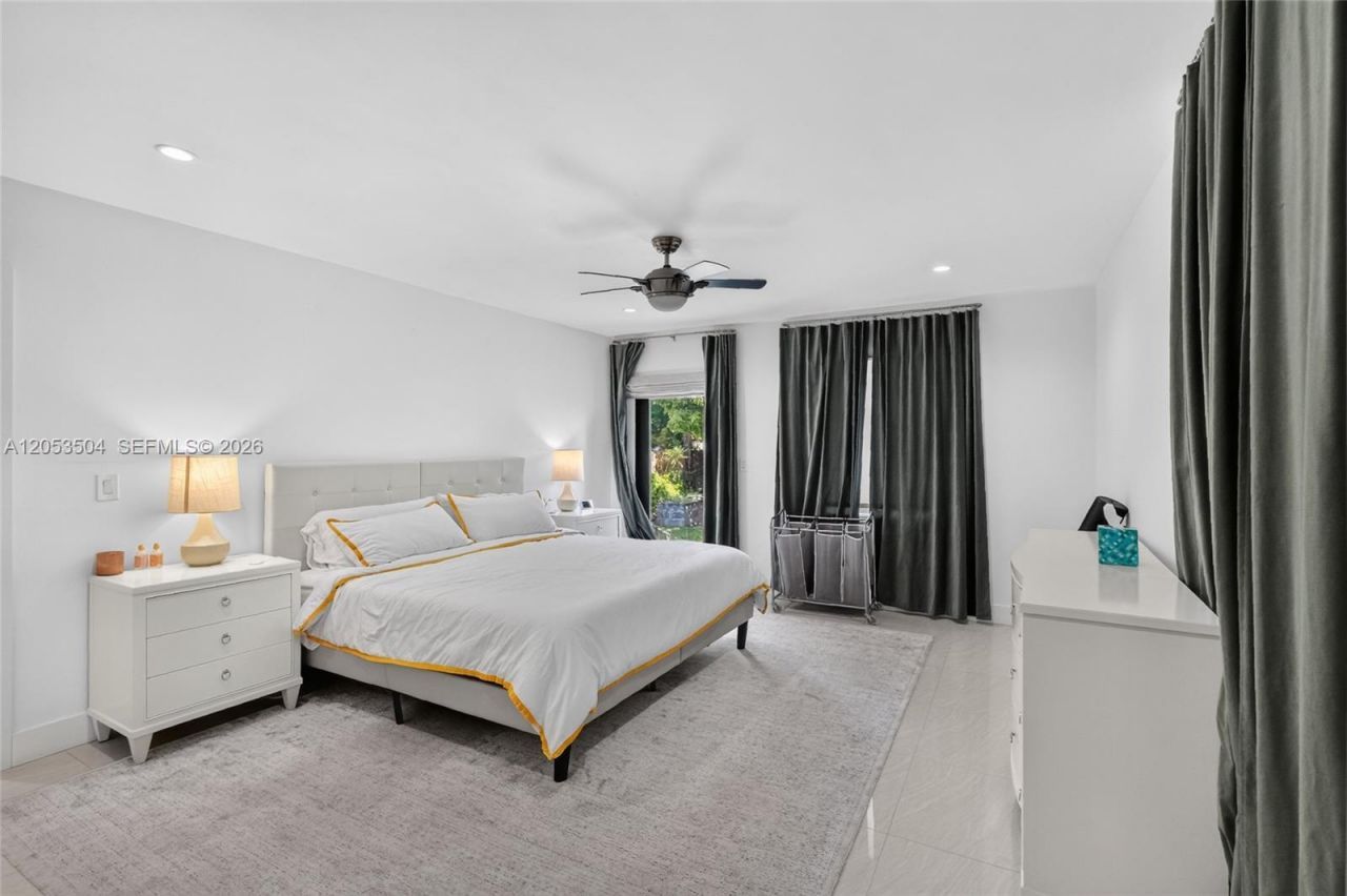 2543 SW 15th St , Miami, FL 33145 Photo