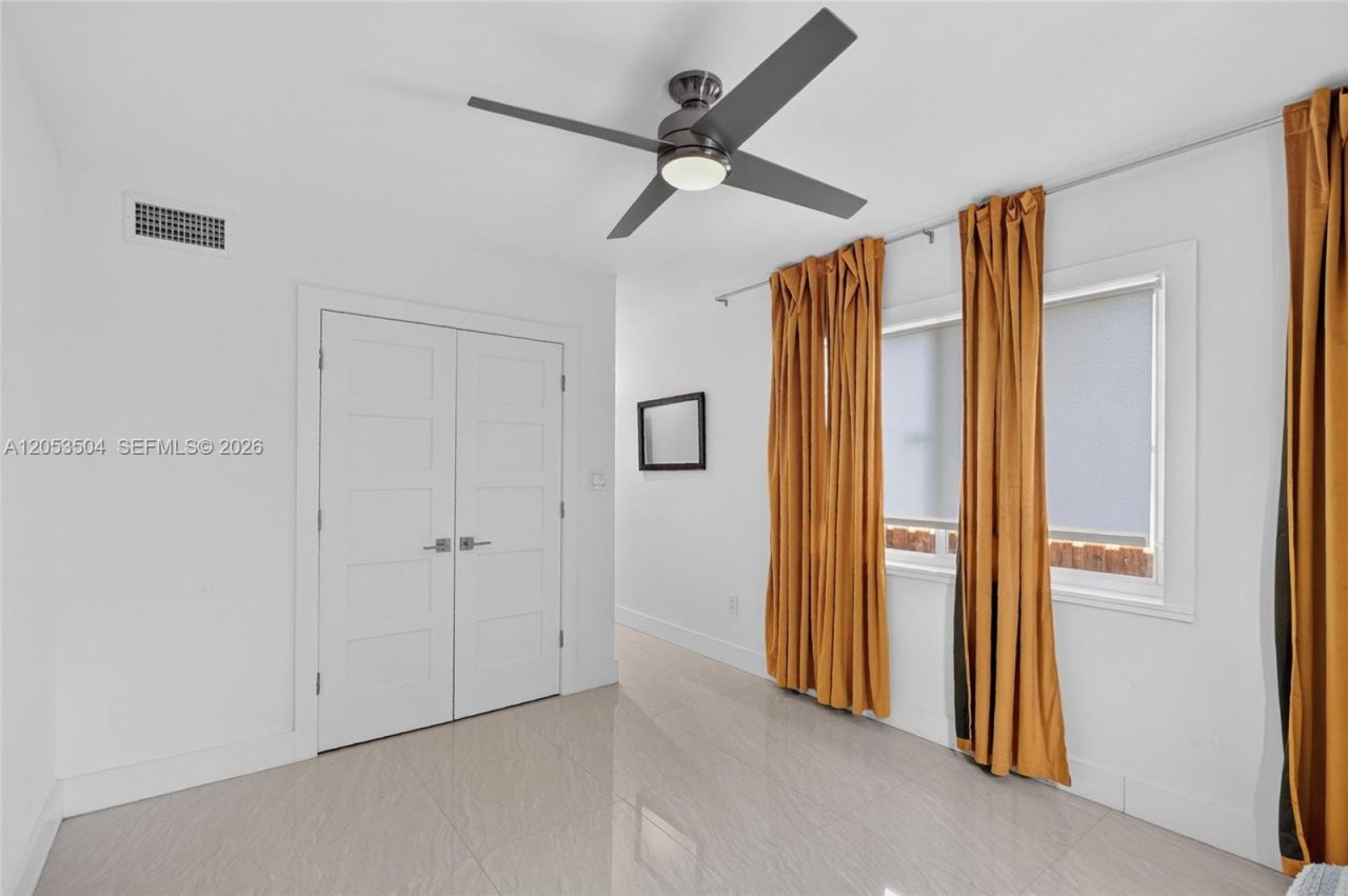 2543 SW 15th St , Miami, FL 33145 Photo