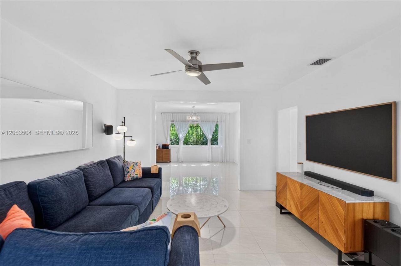 2543 SW 15th St , Miami, FL 33145 Photo