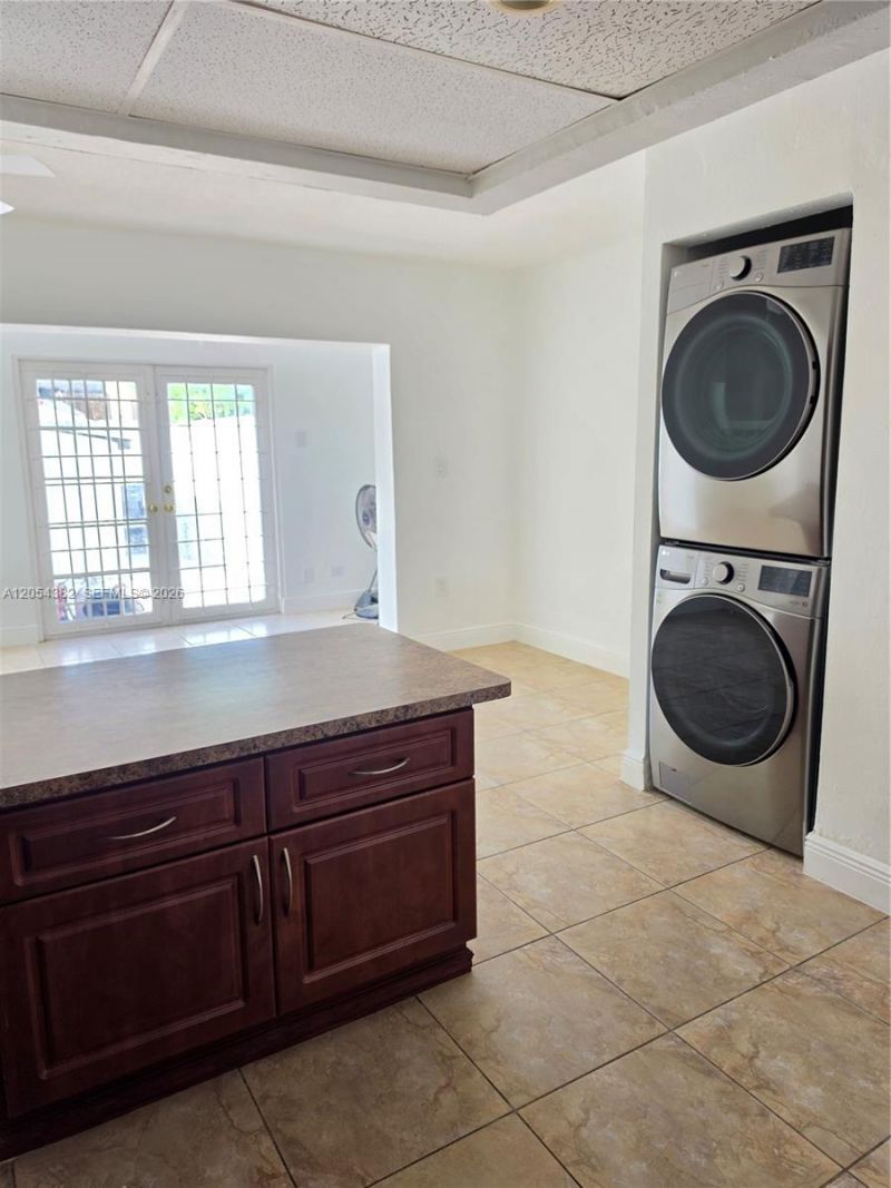 10972 SW 4th St, Unit J2, Sweetwater, FL 33174 Photo