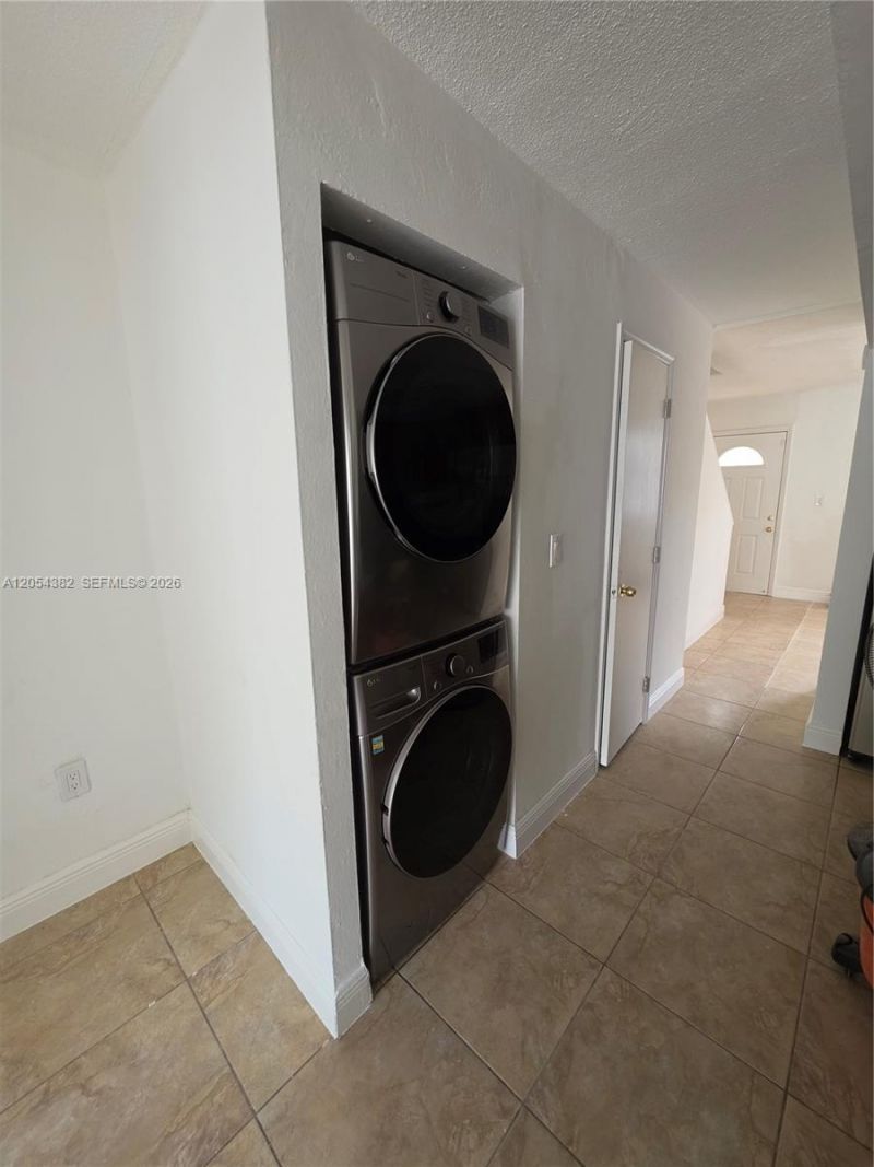 10972 SW 4th St, Unit J2, Sweetwater, FL 33174 Photo