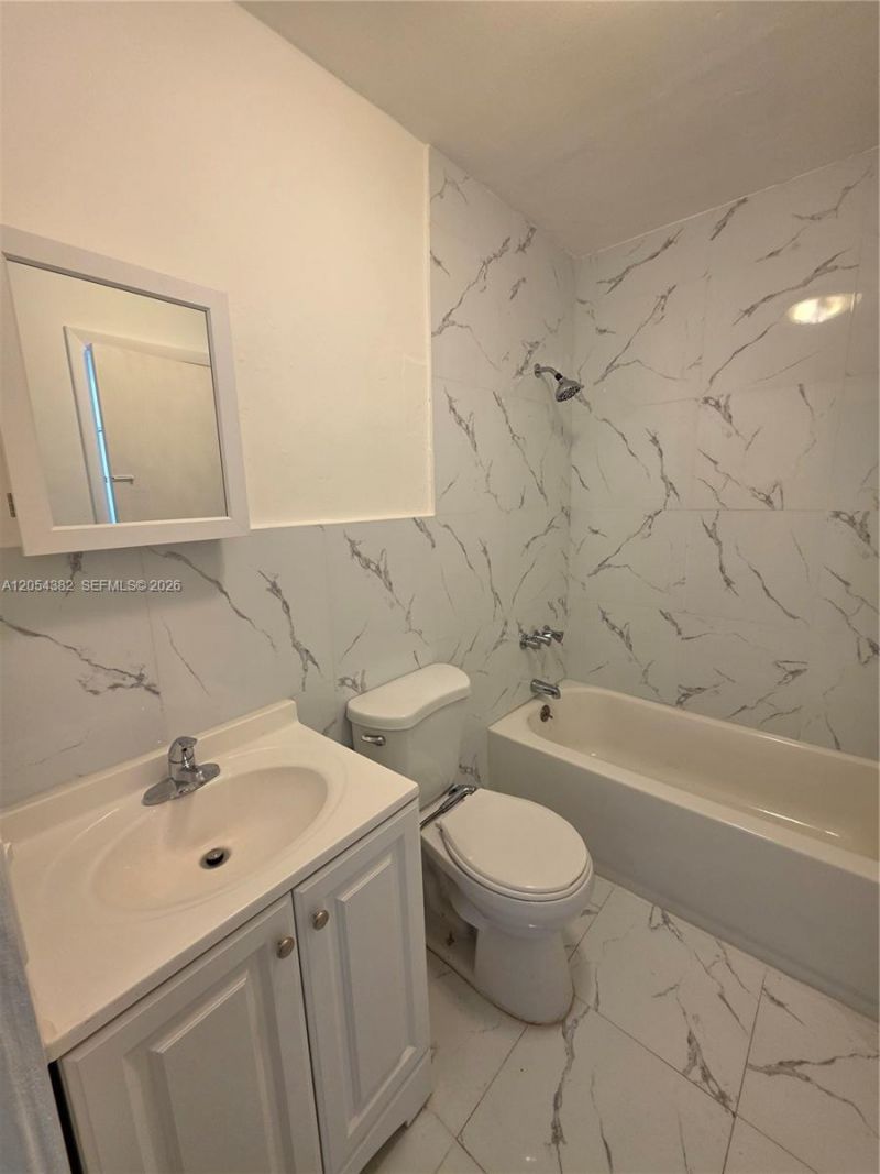 10972 SW 4th St, Unit J2, Sweetwater, FL 33174 Photo