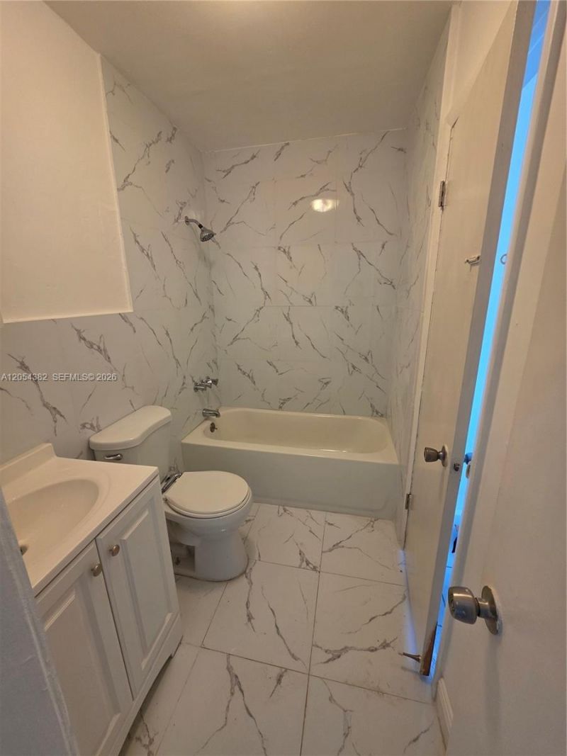 10972 SW 4th St, Unit J2, Sweetwater, FL 33174 Photo