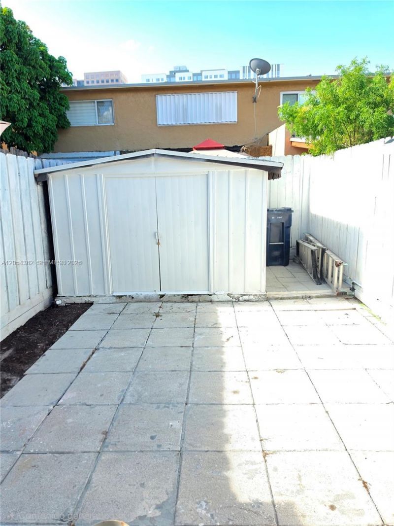 10972 SW 4th St, Unit J2, Sweetwater, FL 33174 Photo