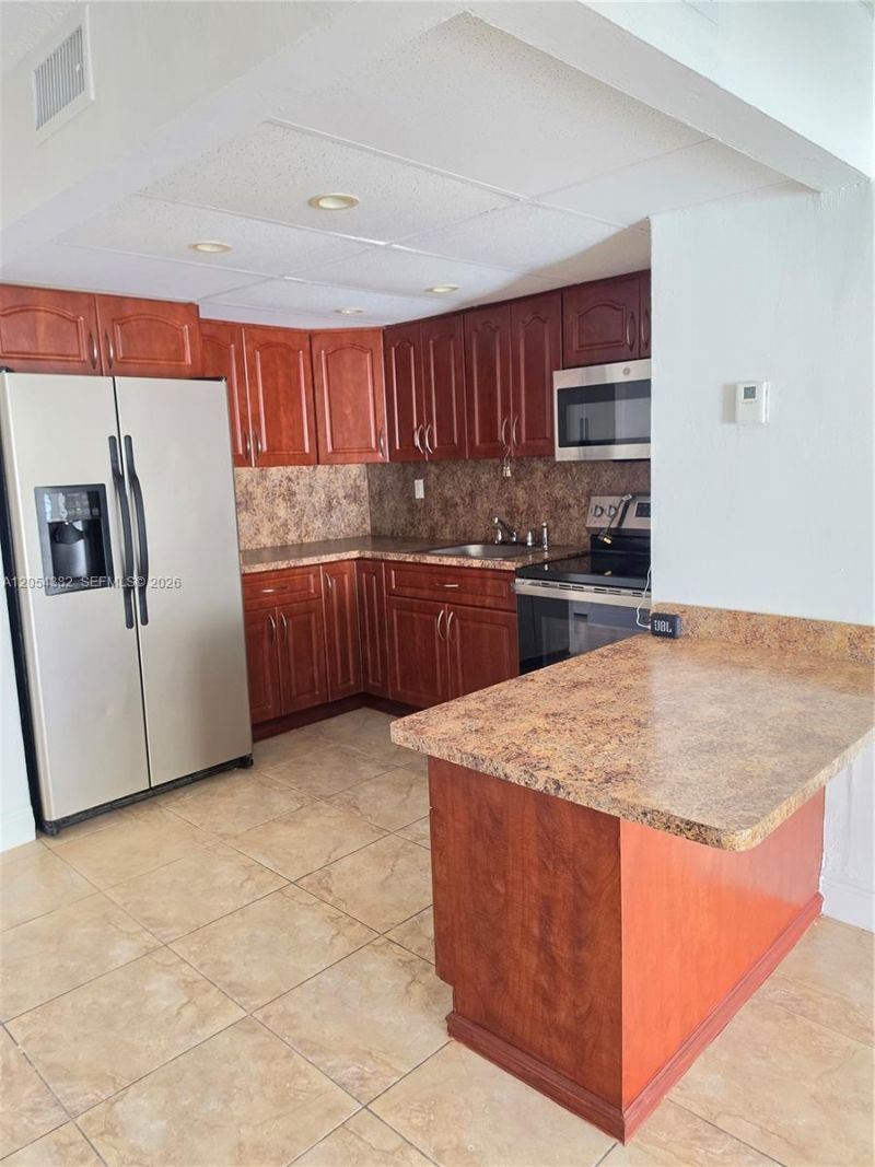 10972 SW 4th St, Unit J2, Sweetwater, FL 33174 Photo