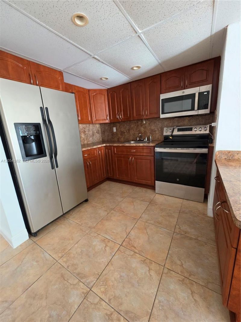 10972 SW 4th St, Unit J2, Sweetwater, FL 33174 Photo