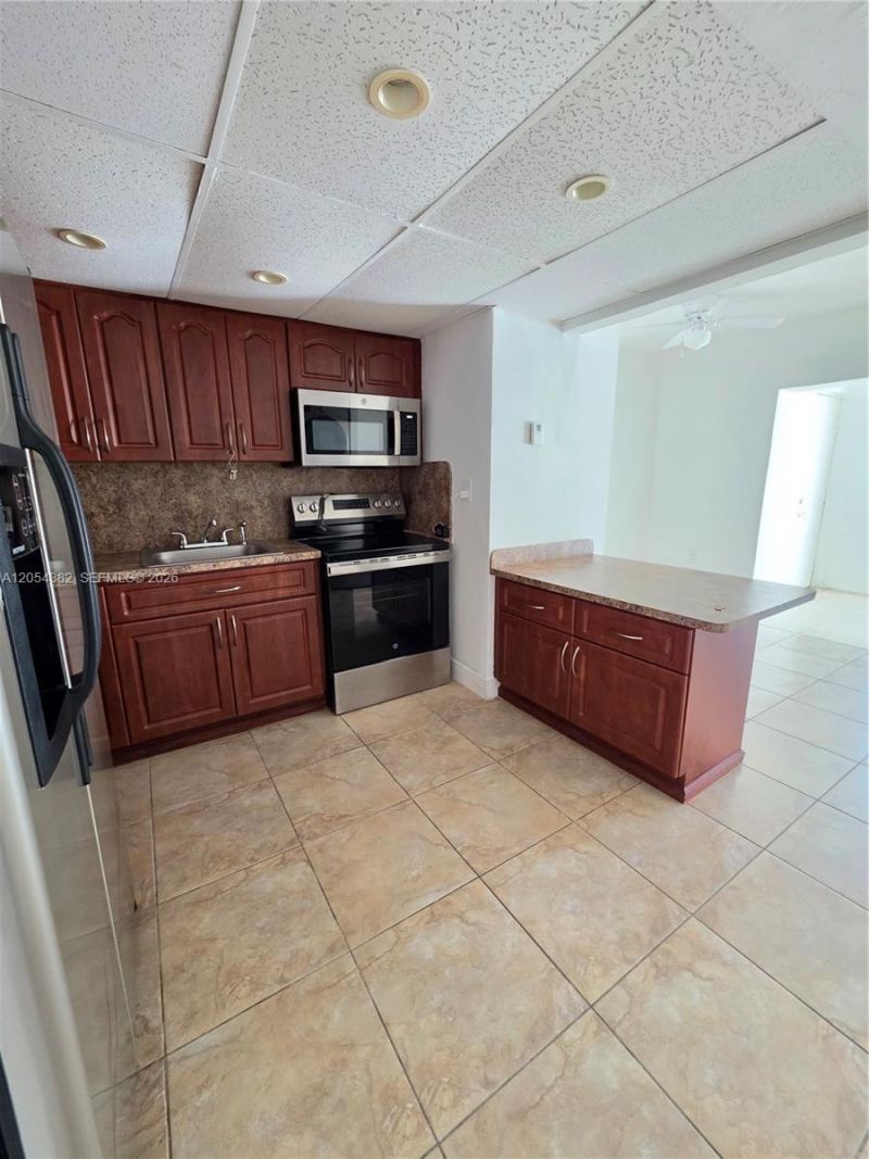 10972 SW 4th St, Unit J2, Sweetwater, FL 33174 Photo