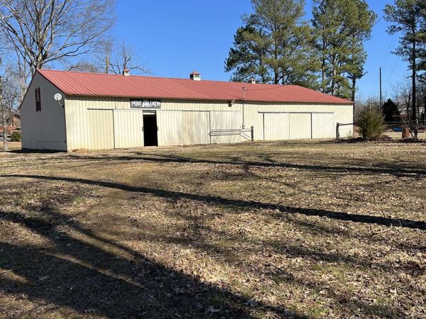 75 Hillandale Dr, Russellville, AL 35653