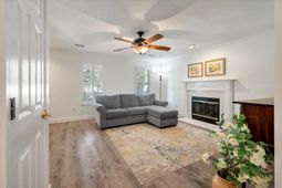 3108 Queensgate Way photo 4