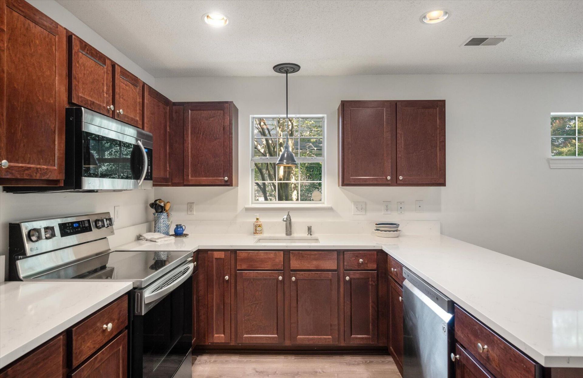 3108 Queensgate Way Photo 9