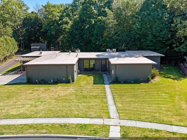1004 W CRESCENT DRIVE, Manitowoc, WI 54220