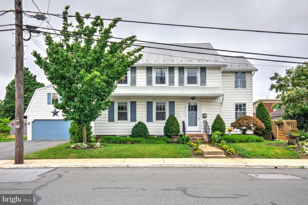 15 N CUSTER AVENUE , NEW HOLLAND, PA 17557