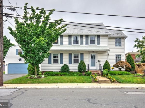 15 N CUSTER AVENUE , NEW HOLLAND, PA 17557