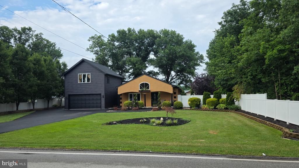 228 BRIDGE STREET , COLLEGEVILLE, PA 19426