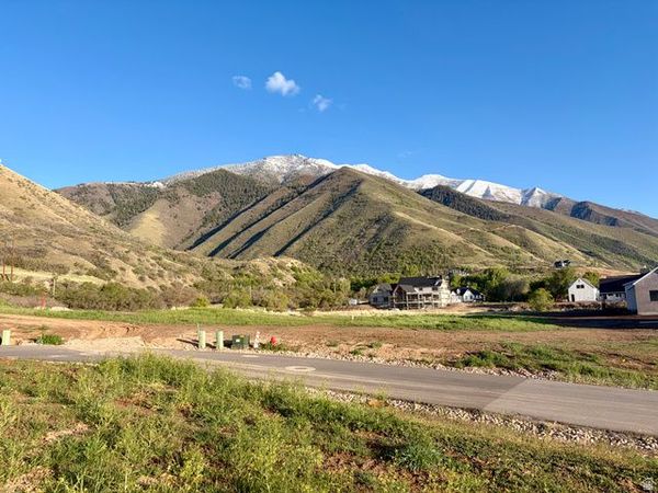 2057 E MAPLE HILLS LN , Unit 109, Mapleton, UT 84664
