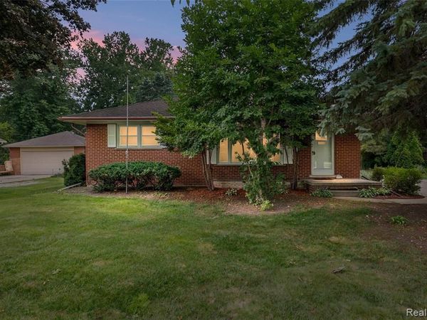 20432 Meridian Road , Grosse Ile Twp, MI 48138