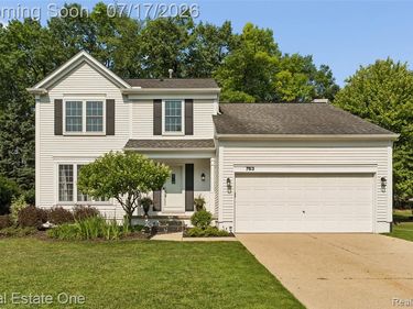 763 Whitney Drive, Rochester Hills, MI 48307