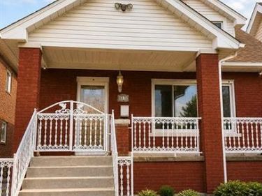 6131 Appoline Street, Dearborn, MI 48126