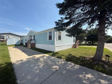7023 Scarborough Lane, Hamburg Twp, MI 48189