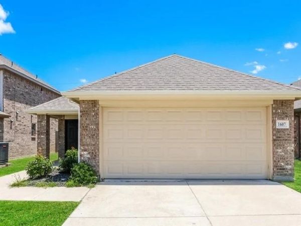 1607 Mark Lane, Ennis, TX 75119