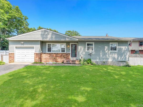 437 Commack Road , Islip, NY 11751