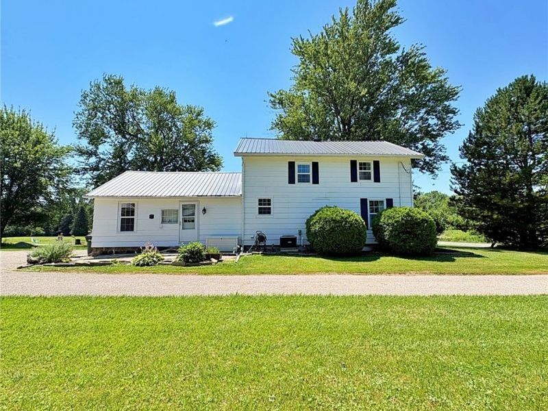 10677 Baumhart Road, Amherst, OH 44001 Photo 1
