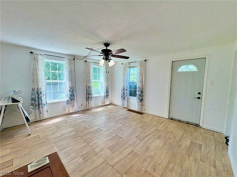 10677 Baumhart Road, Amherst, OH 44001 Photo 21