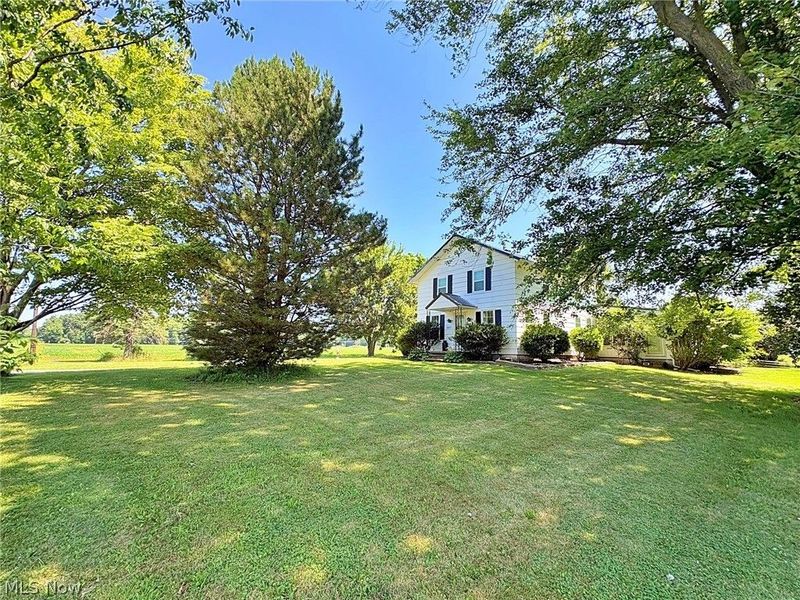 10677 Baumhart Road, Amherst, OH 44001 Photo 4