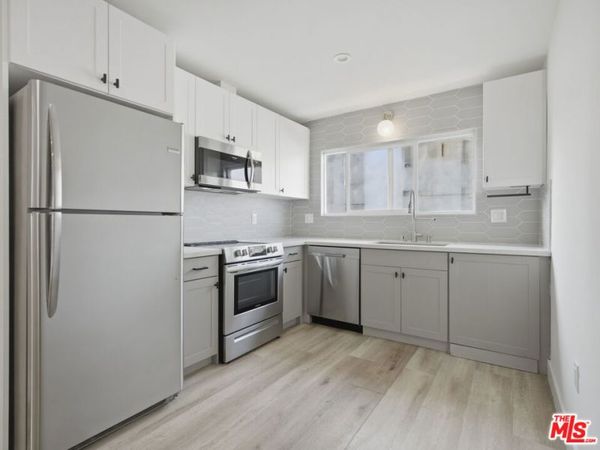 6350 Willoughby Avenue, Unit 9, Los Angeles, CA 90038
