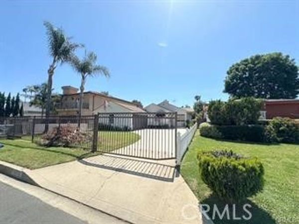 14722 Addison, Sherman Oaks, CA 91403