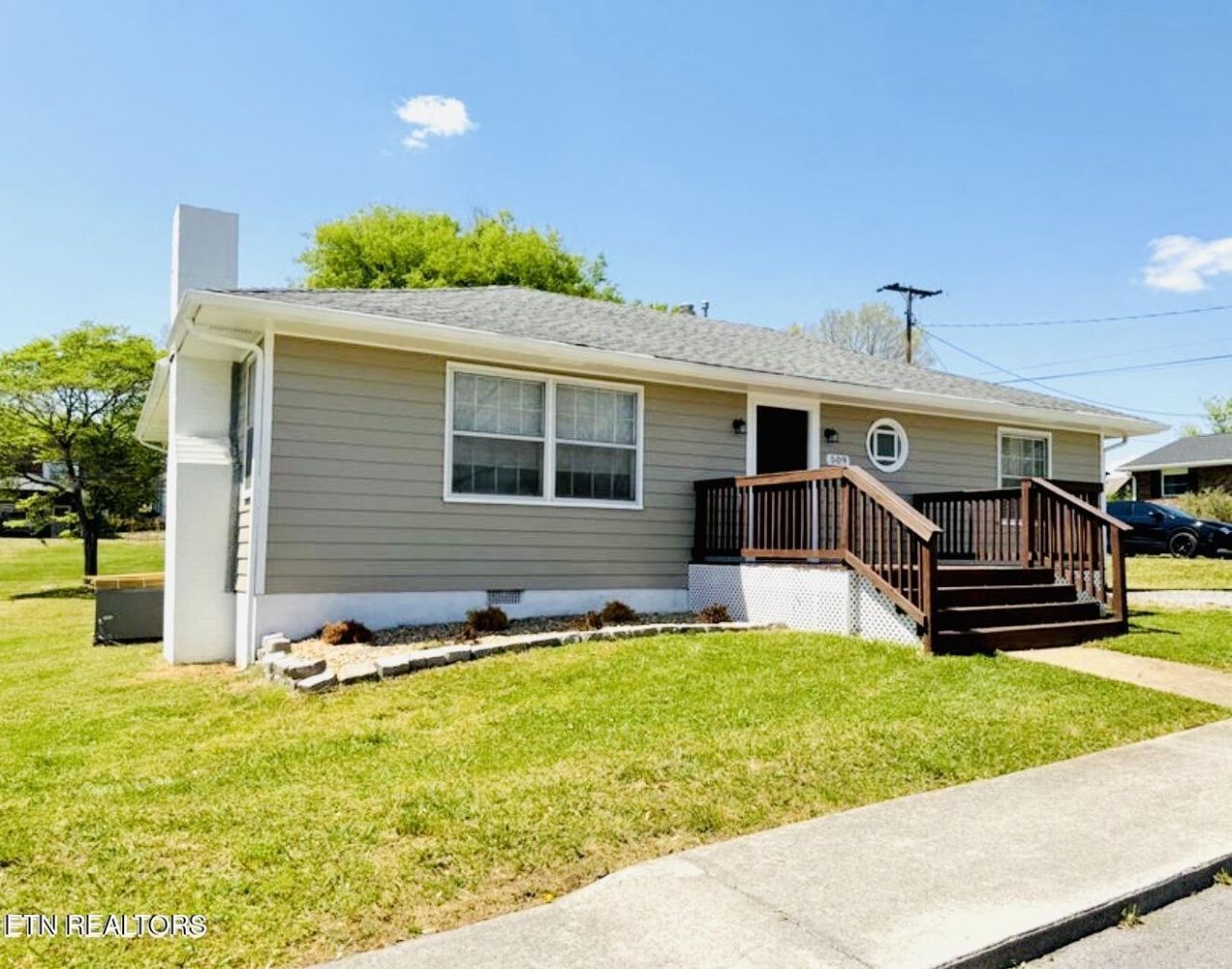 509 Williams St, Sweetwater, TN 37874 Main Photo