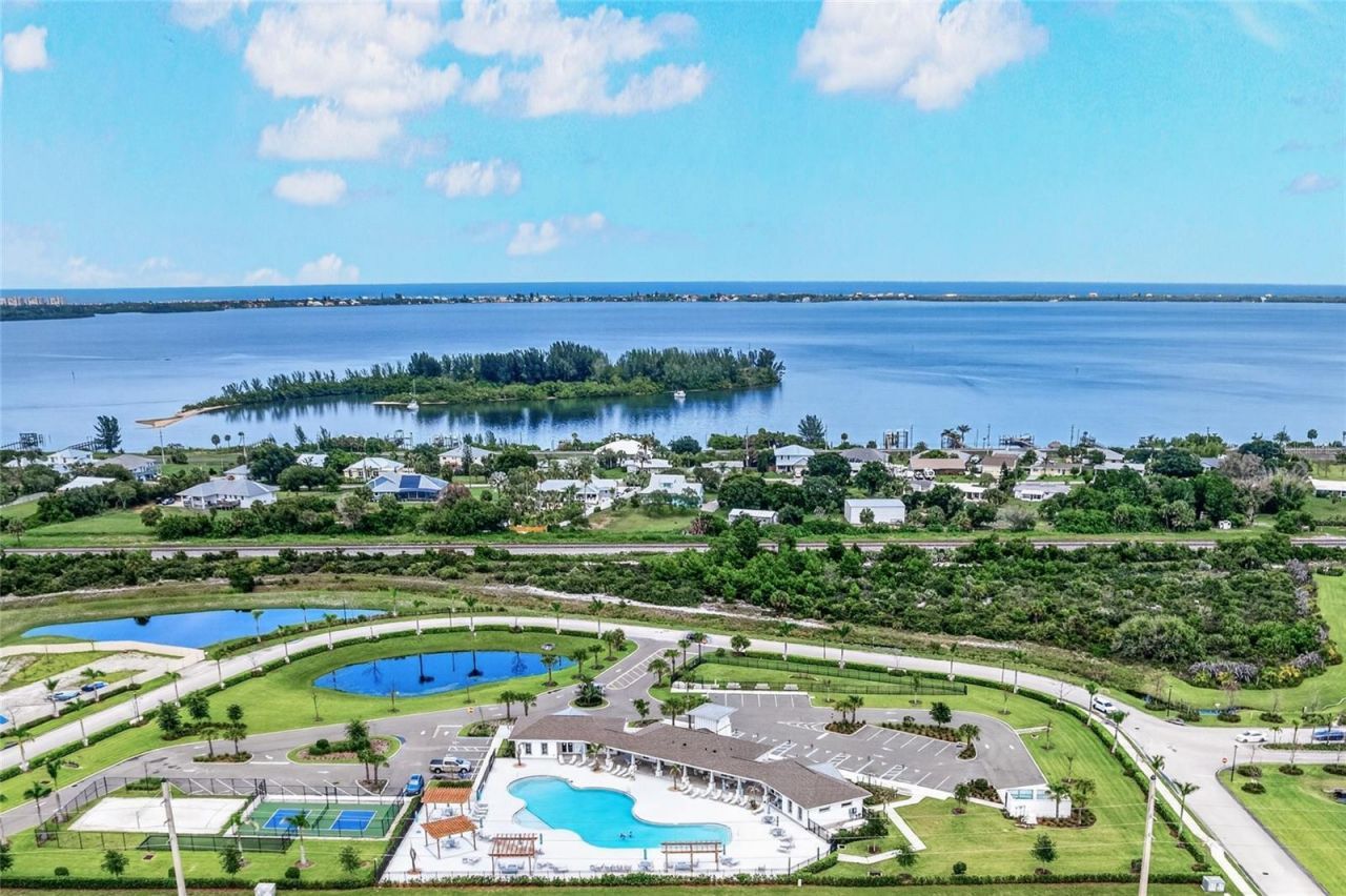 6691 Cameo Drive, Grant, FL 32949 Photo