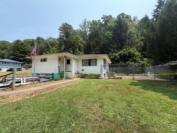 208 GC&P Road, Wheeling, WV 26003