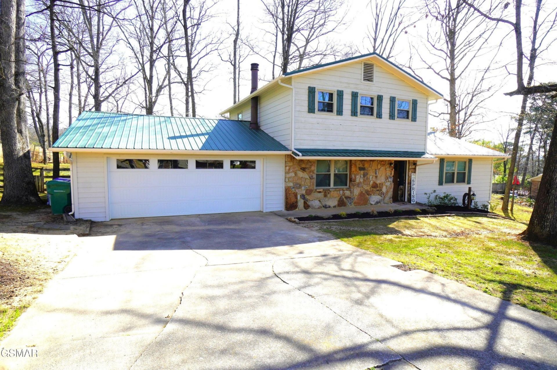 720 White Oak Circle , Morristown, TN 37814 Main Photo
