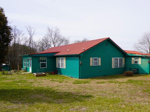 1070 Farm Road , Newport, TN 37821