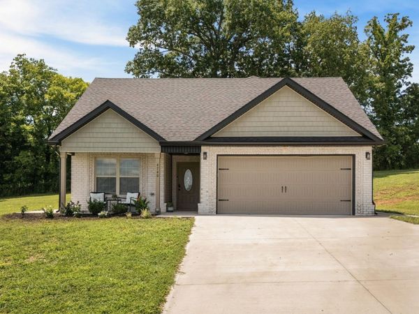 4740 Morrow Rd, Woodlawn, TN 37191