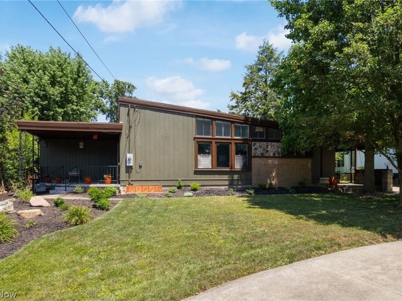 6079 Fulton Drive NW, Canton, OH 44718 Photo 2