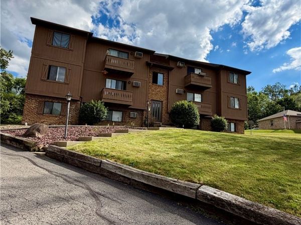 6369 Saint Andrews Drive , Unit 9, Canfield, OH 44406