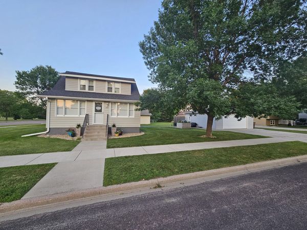  1022 N Gamble St, Mitchell, SD 57301