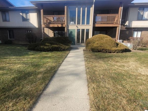 803 Garden Circle , Unit 7A, Streamwood, IL 60107