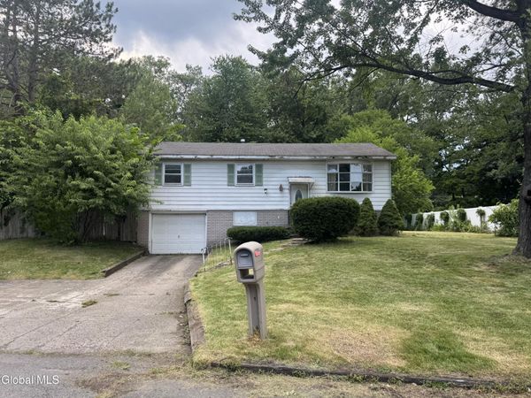 24 Aspen Road, Latham, NY 12110