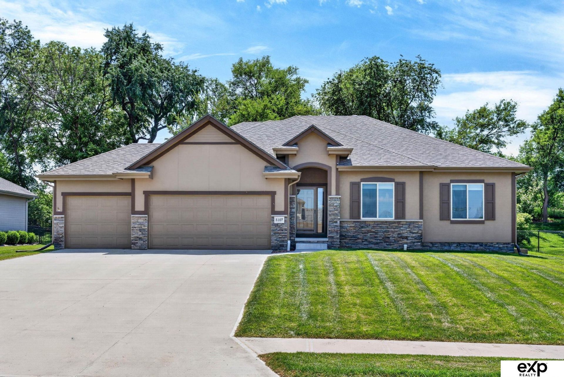 5107 Waterford Avenue, Papillion, NE 68133 Main Photo