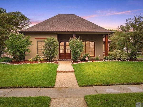 9130 Homestead Dr, Baton Rouge, LA 70817