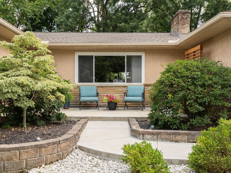 2843 Alder Vista Drive, Columbus, OH 43231 Photo 3