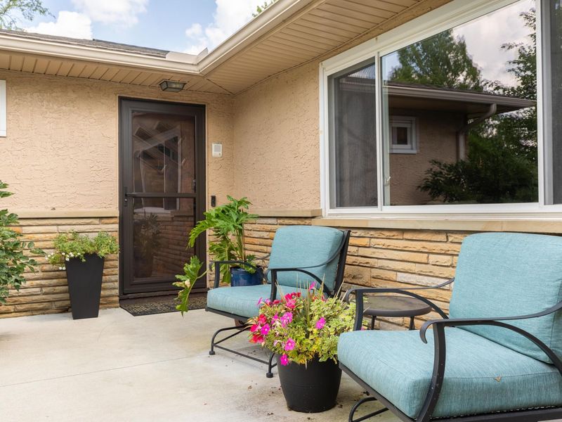 2843 Alder Vista Drive, Columbus, OH 43231 Photo 5