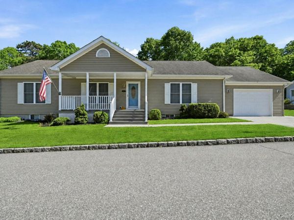 1407 Middle Road, Unit 277, Calverton, NY 11933