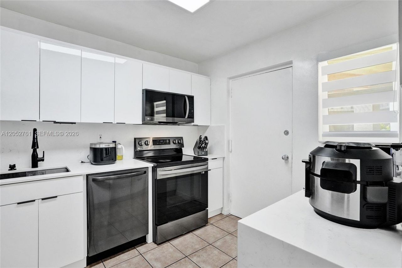 7430 Miami Lakes Dr, Unit E107, Miami Lakes, FL 33014 Photo